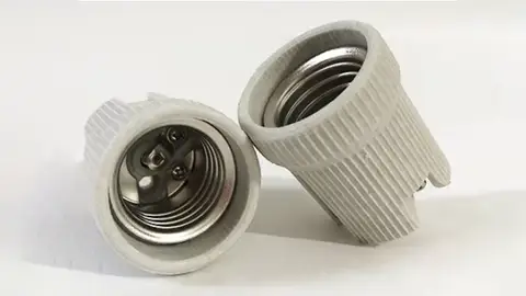 Ceramic lamp holder